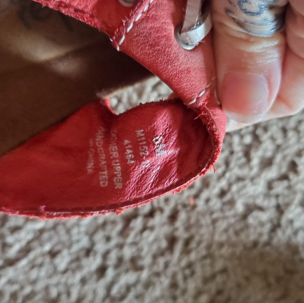 Sandals - Picture 2 of 3